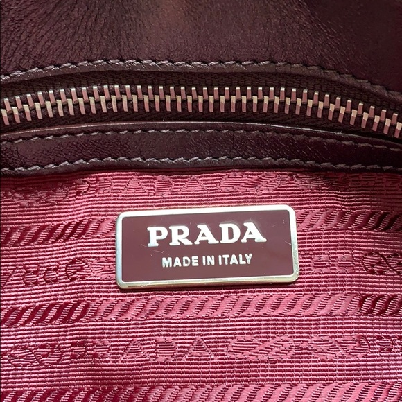 Prada leather should bag - Picture 3 of 7